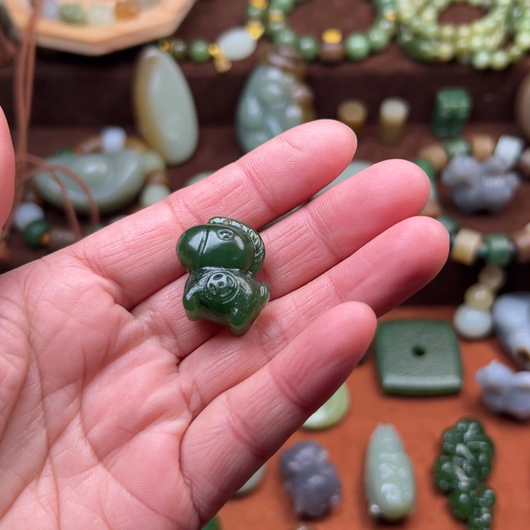 S****和田玉未镶嵌颈饰