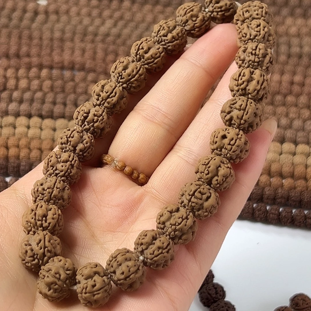 金刚菩提吊坠方墩梅花手串