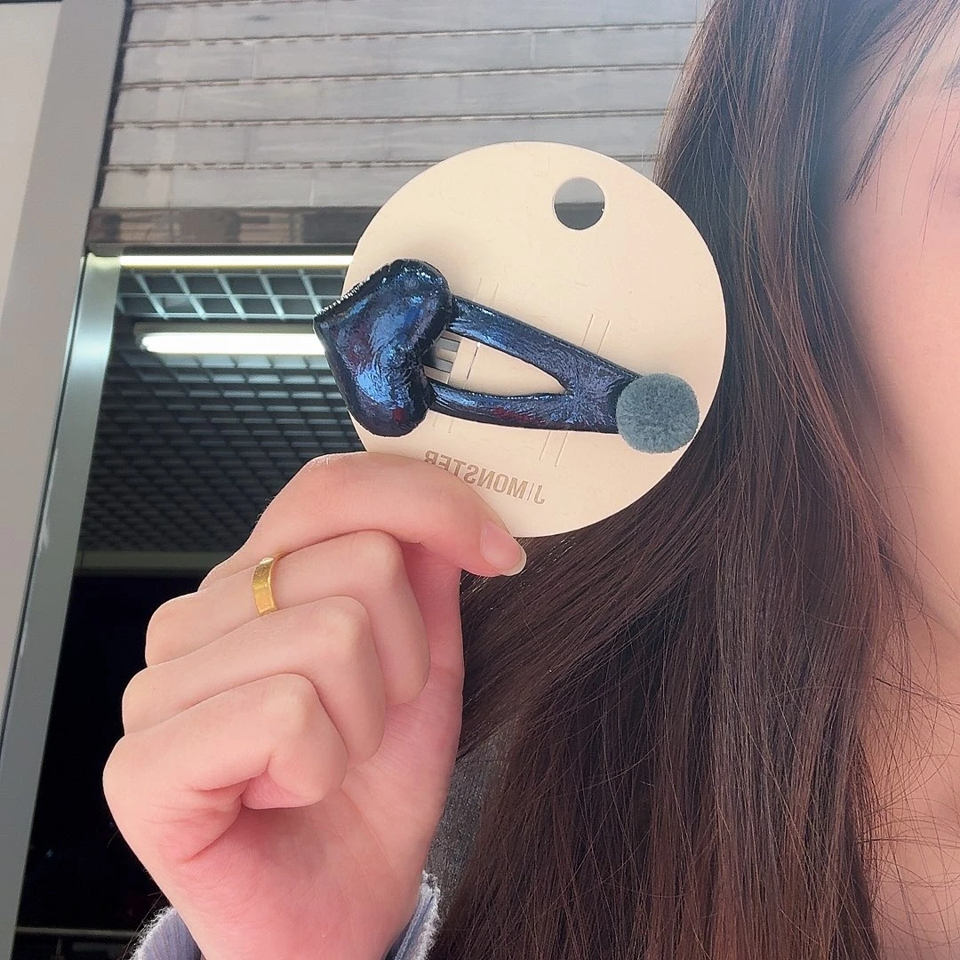 非金属蓝色爱心拜拜