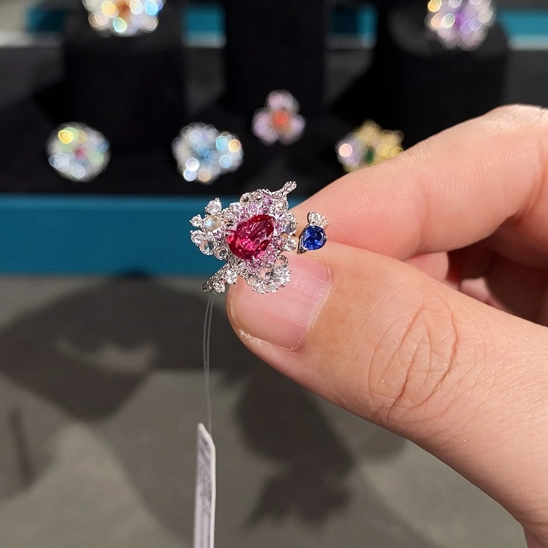 红宝石戒指18K金镶嵌无烧鸽血红0.64ct