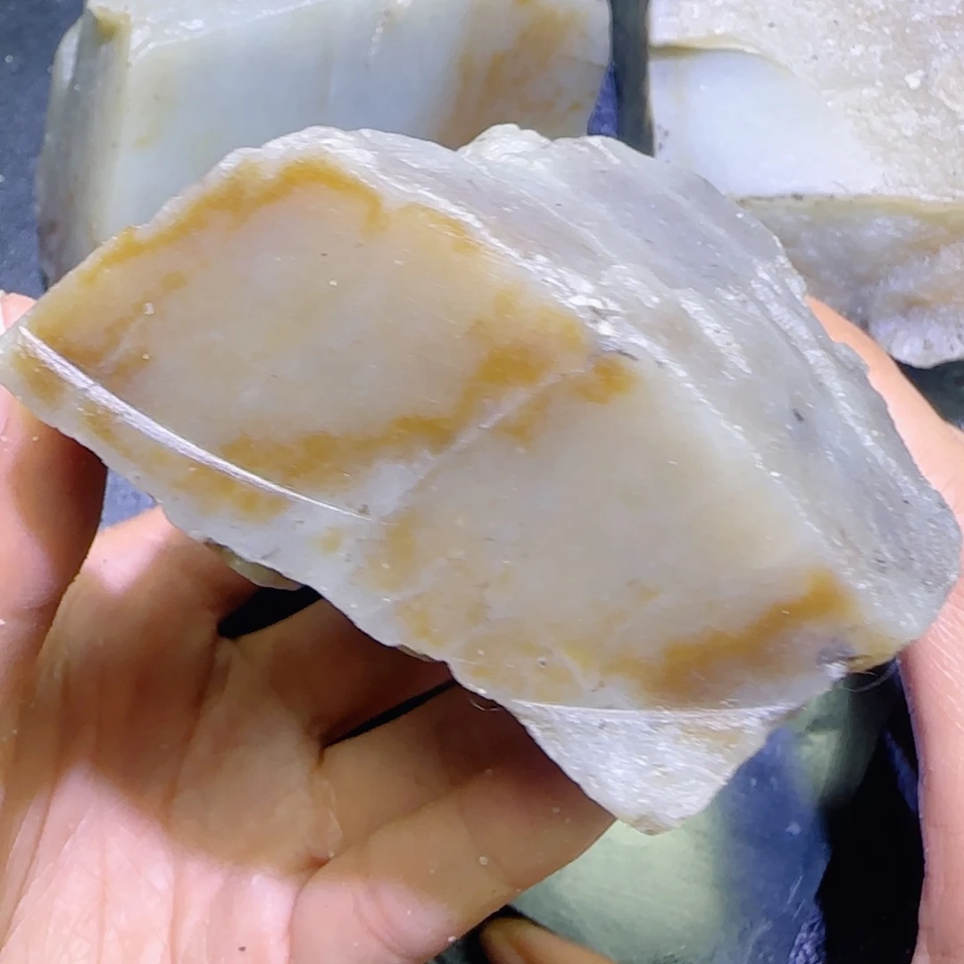 和田玉未镶嵌珠宝半成品