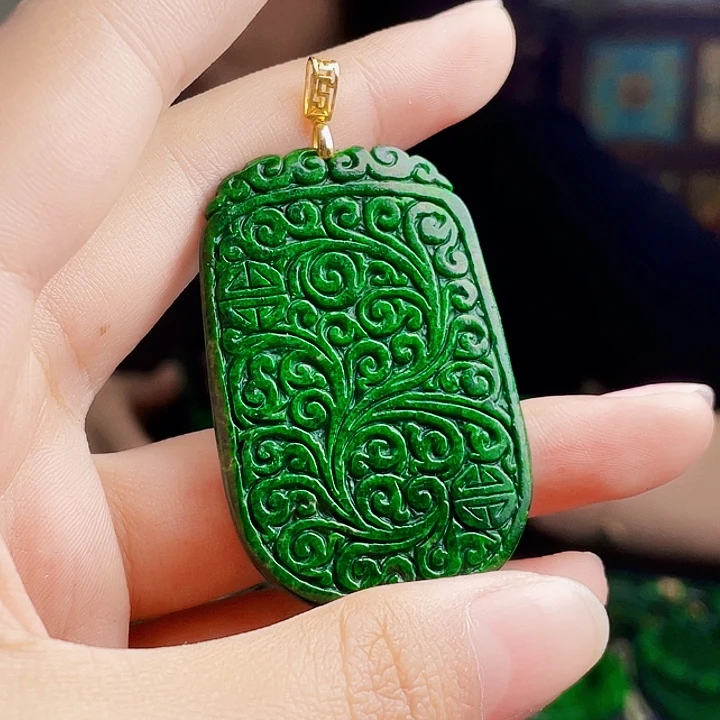 翡翠未镶嵌颈饰多样性