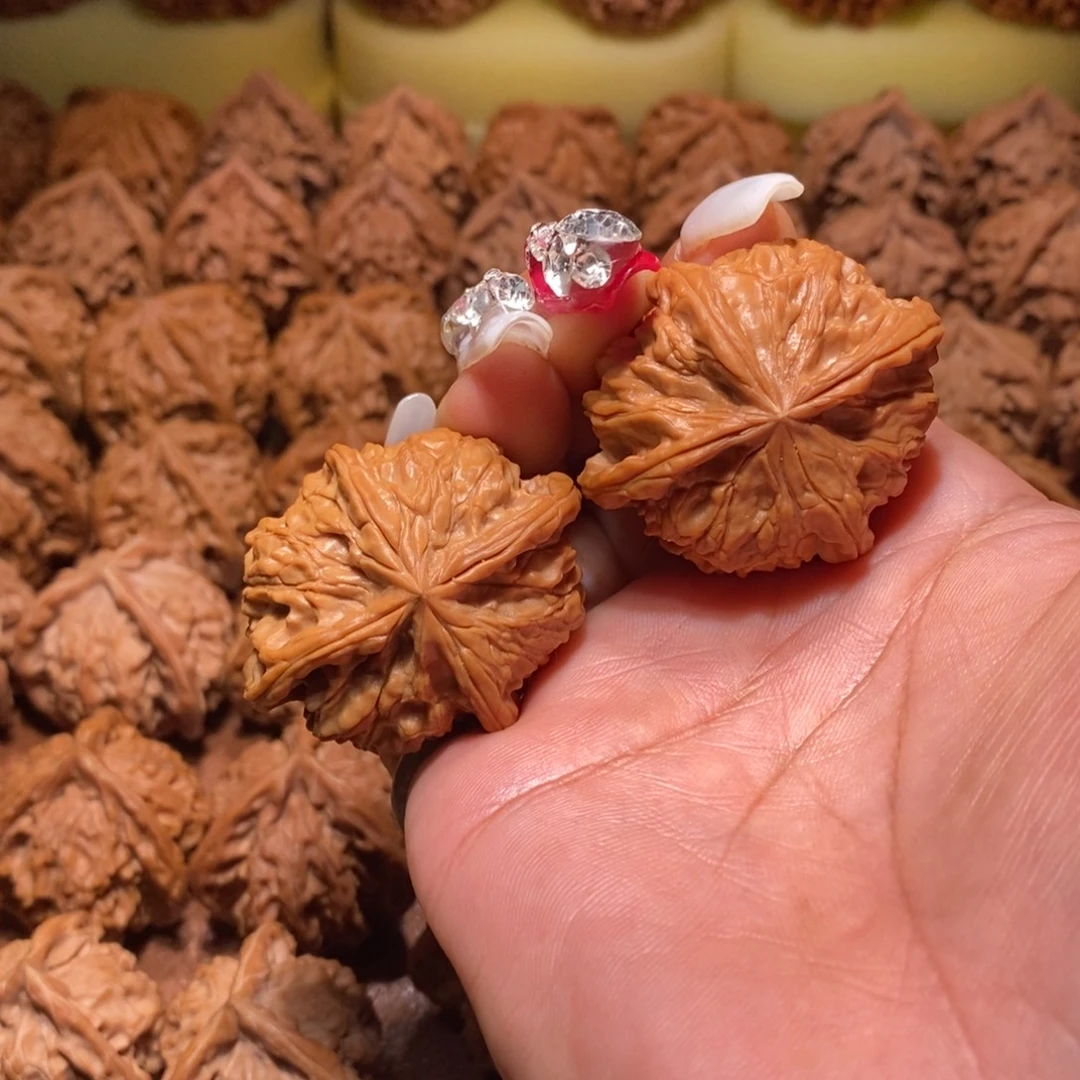 霸***下四棱文玩核桃手把件