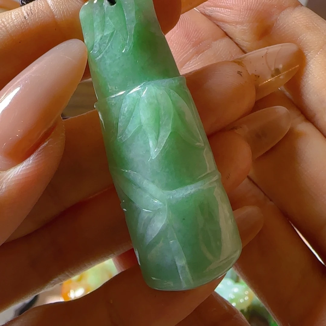 翡翠未镶嵌颈饰翡翠240