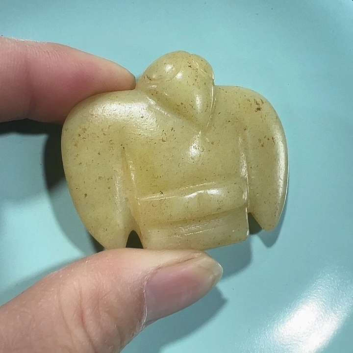 透闪石质玉未镶嵌挂件