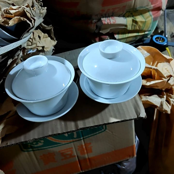 摆件陶瓷盘子碗啥都有