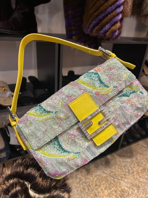 95新 FENDI/芬迪 fendi荷塘月色串珠法棍单肩包