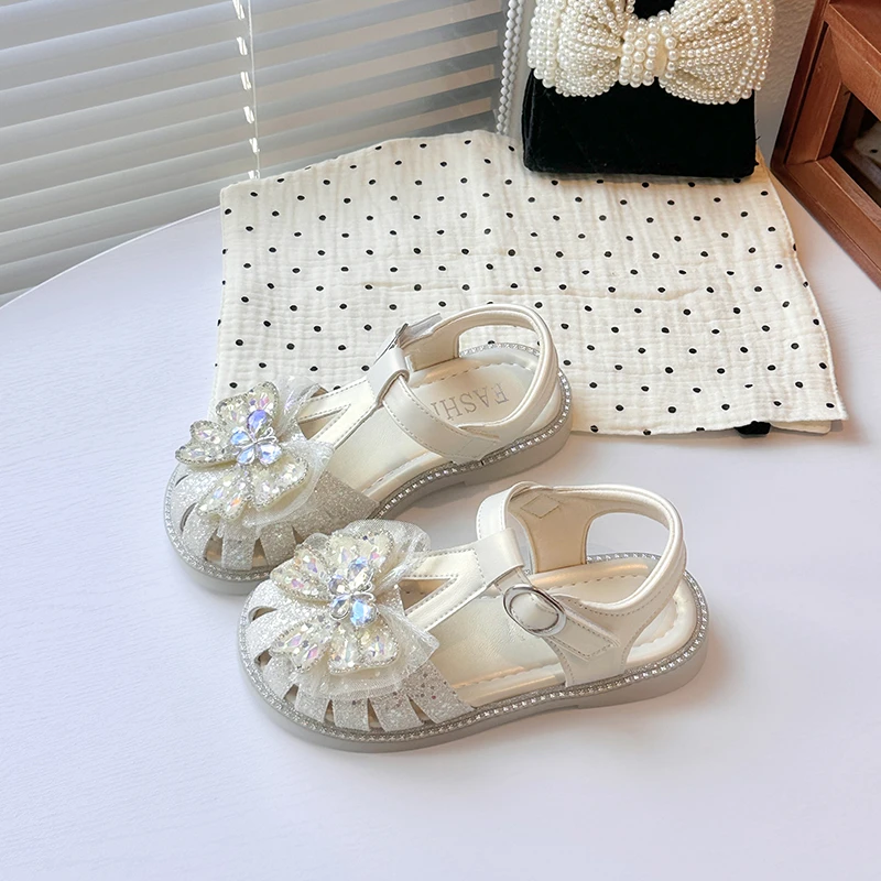 女童鞋子儿童凉鞋2025新款夏季小女孩软底单鞋水钻蝴蝶包头公主鞋