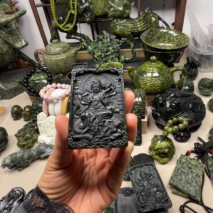 蛇纹石玉未镶嵌吊坠(赠链)普贤菩萨