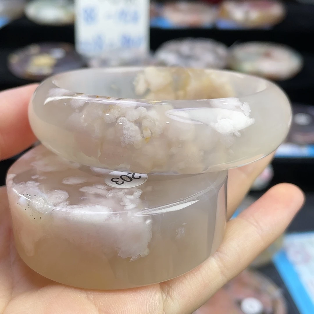 石英质玉手镯未镶嵌迪**巴56