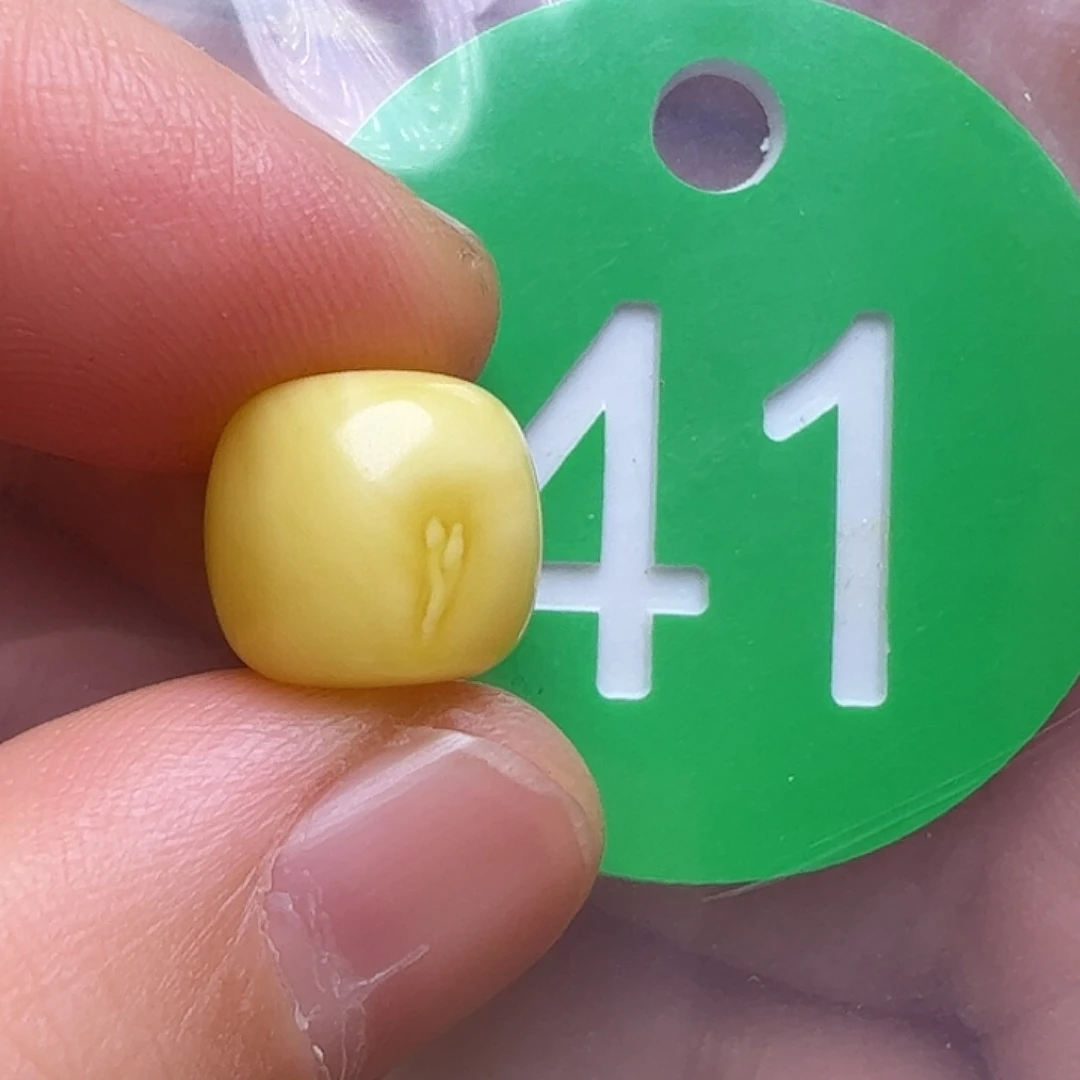 蜜蜡未镶嵌珠宝奇石10.8m m