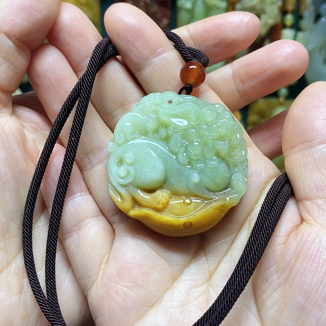 岫玉未镶嵌吊坠(赠链)