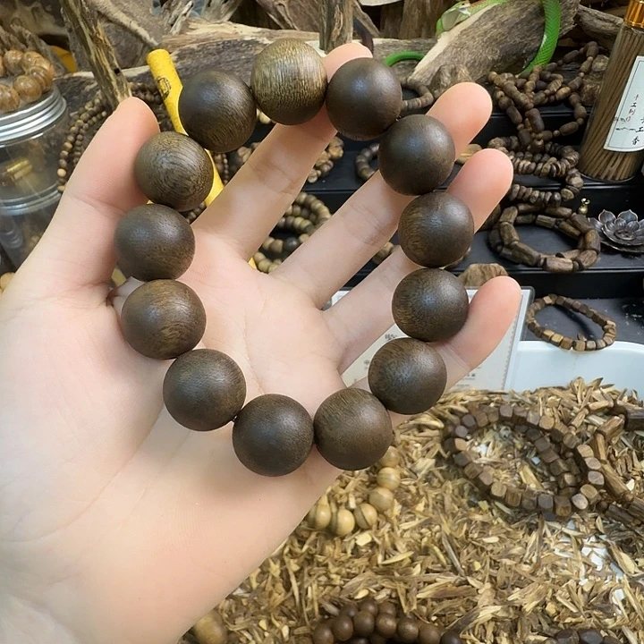 T***m沉香沉香碎屑海南沉香莺歌绿1.8大36克➕沉香碎屑多样性