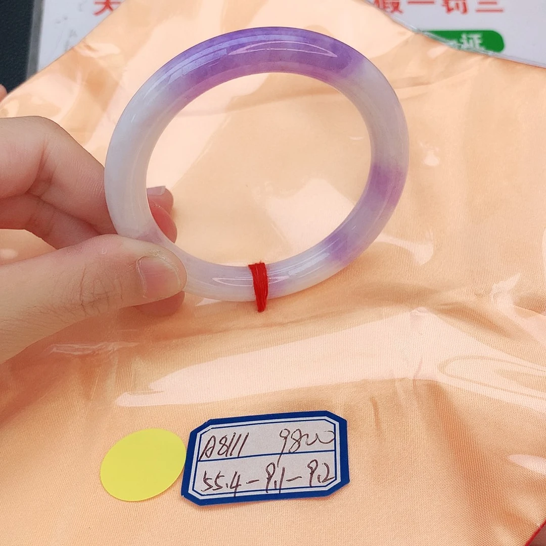 翡翠手镯未镶嵌翡翠