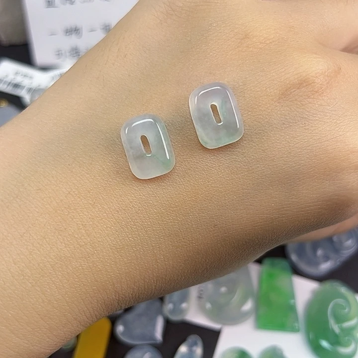 裸石翡翠一对飘花小方糖