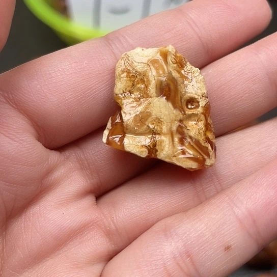 定制琥珀妖花蜡原石