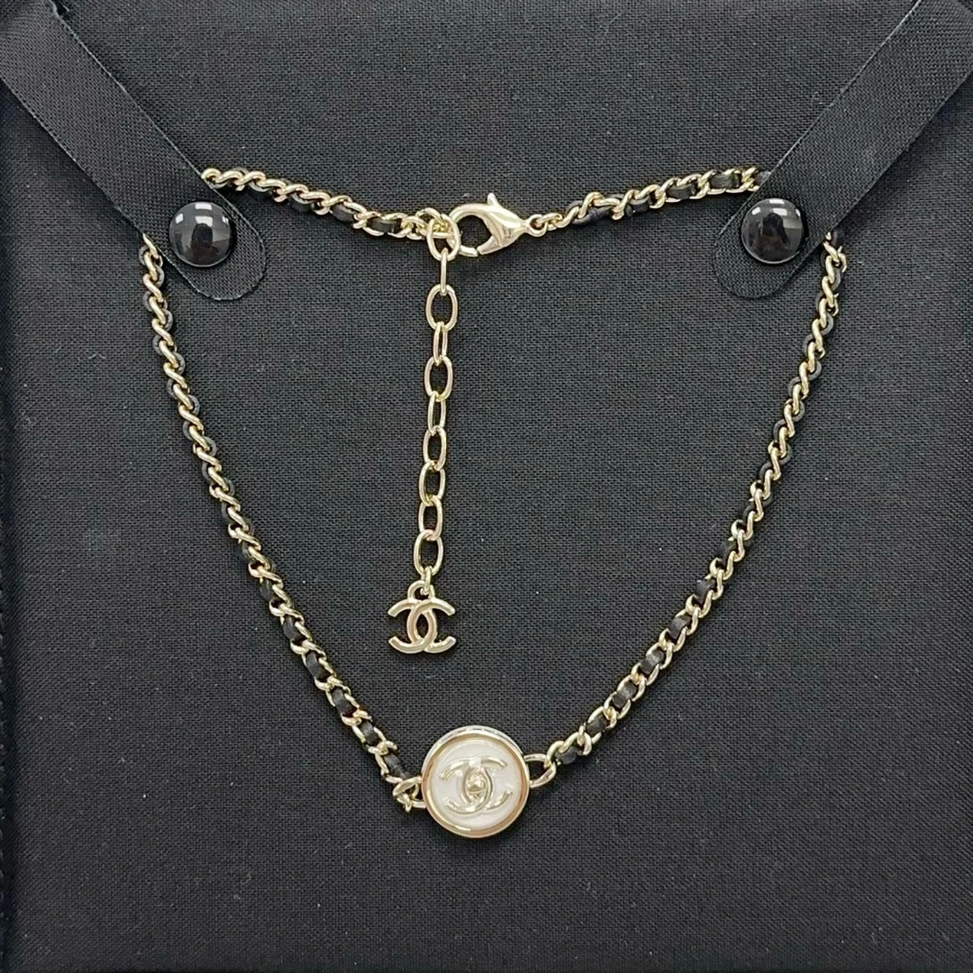 全新未使用 Chanel/香奈儿 白色豆豆双C 项链 choker