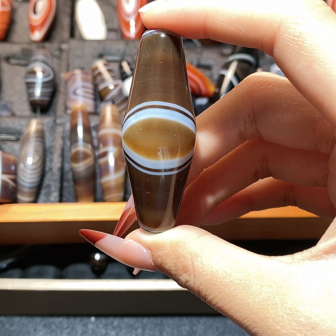 玛瑙/玉髓颈饰未镶嵌虎*山