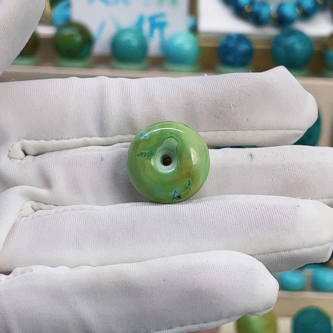 绿松石未镶嵌颈饰