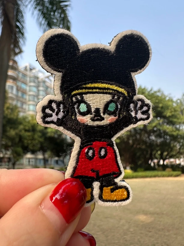 卡通绣花刺绣魔术贴户外自粘布贴服装装饰修补贴补丁贴绣章贴