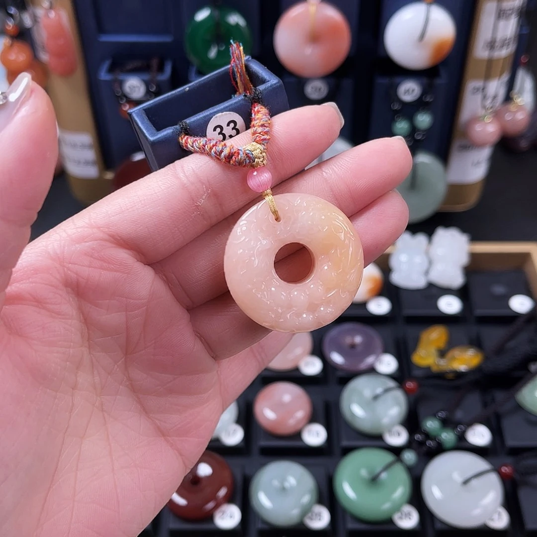 吊坠(赠链)未镶嵌石英质玉阳****?