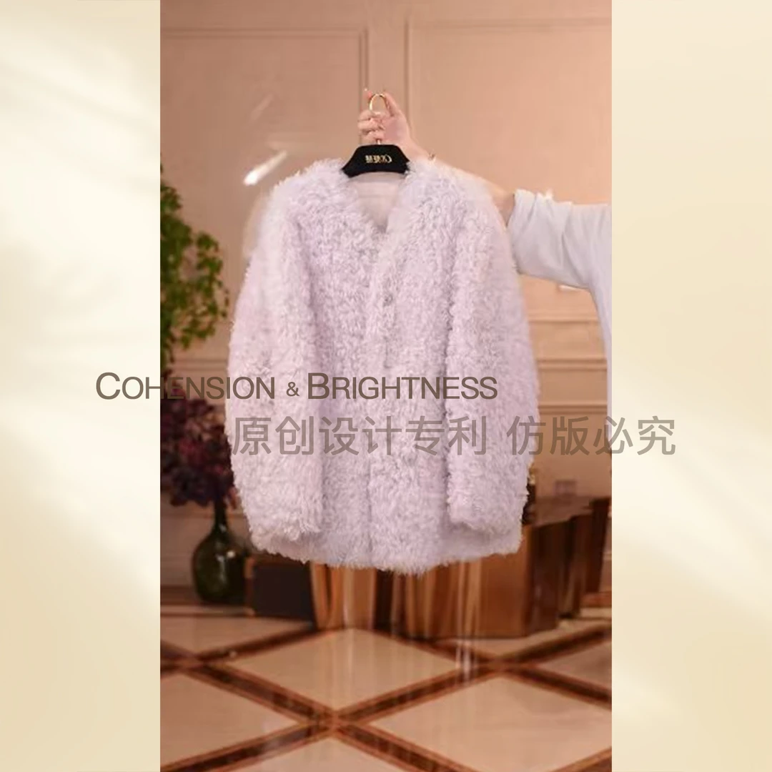 凝慧【烟紫柔光】托斯卡纳皮毛一体轻奢时尚V领保暖毛毛外套YA102