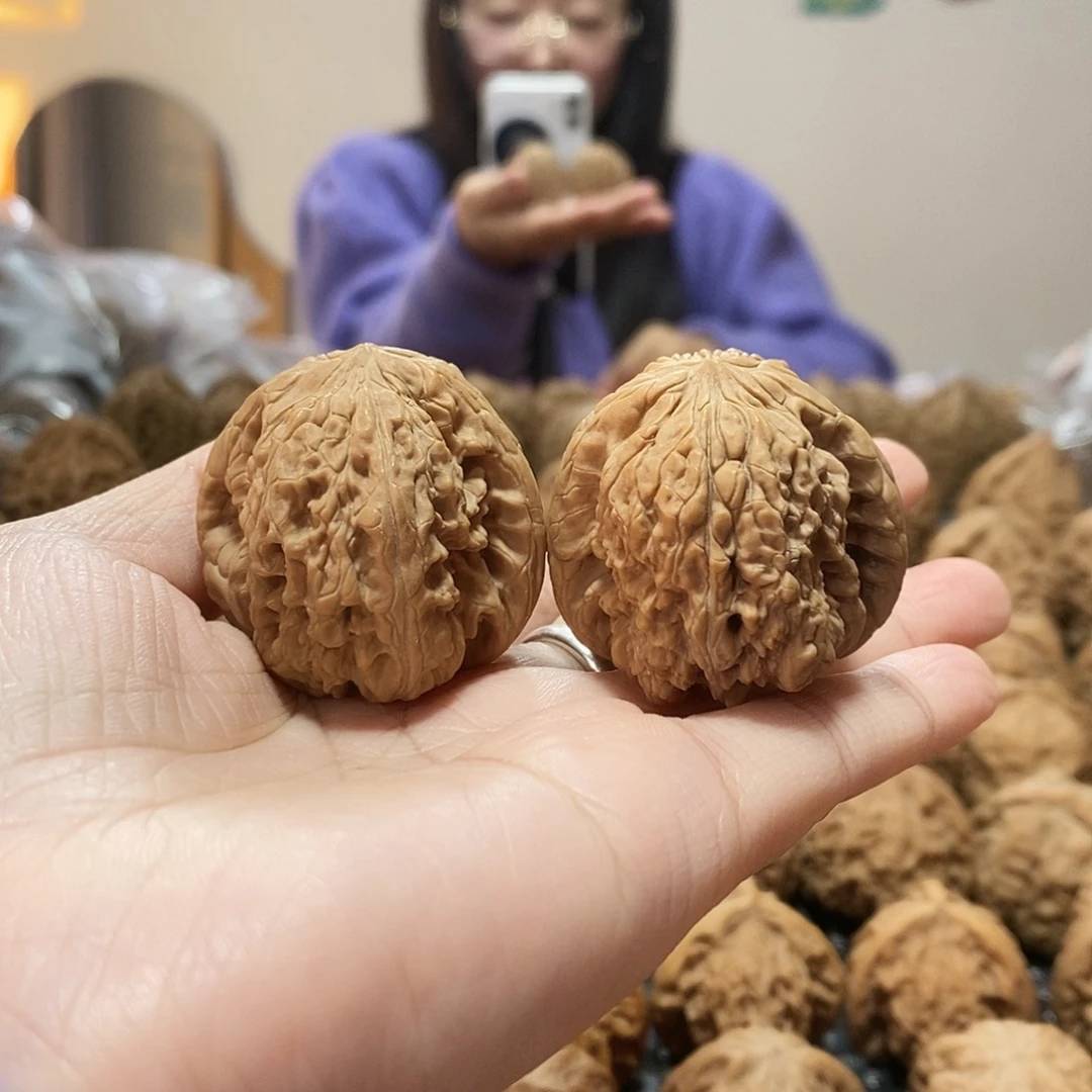 文玩核桃吊坠暴雪38黄