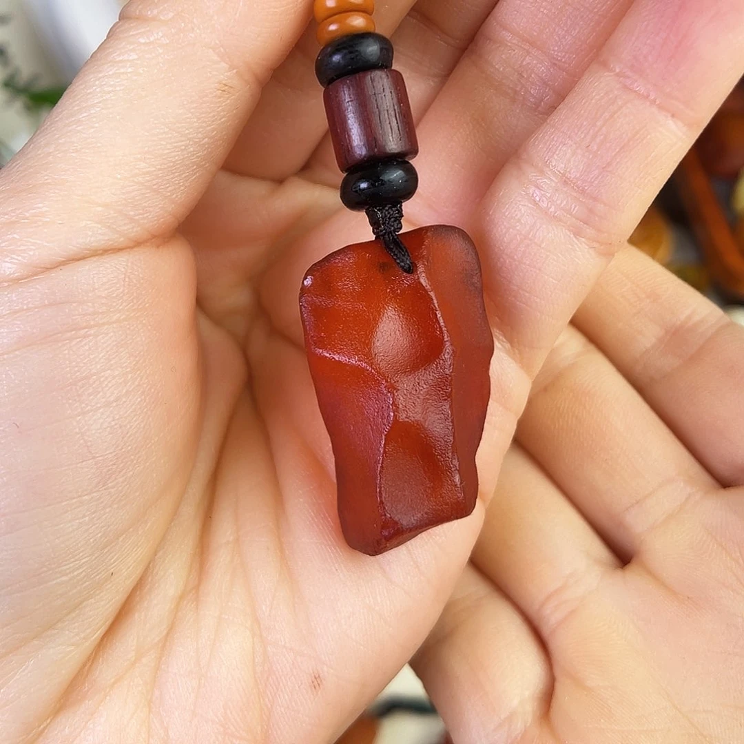 琥珀珠宝奇石未镶嵌，