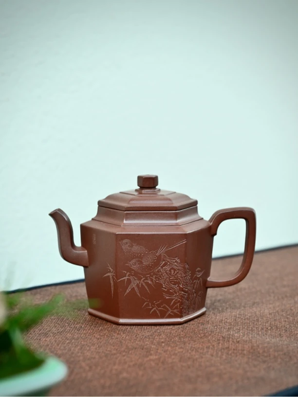 拍前联系客服 四号井老紫泥 全手工六方宫灯 研高刻绘 紫砂壶