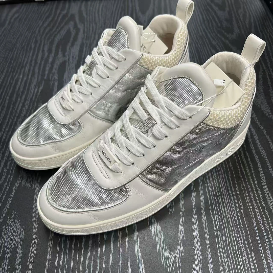 95新 LouisVuitton/路易威登 白银经典压花板鞋38欧码 Lb937