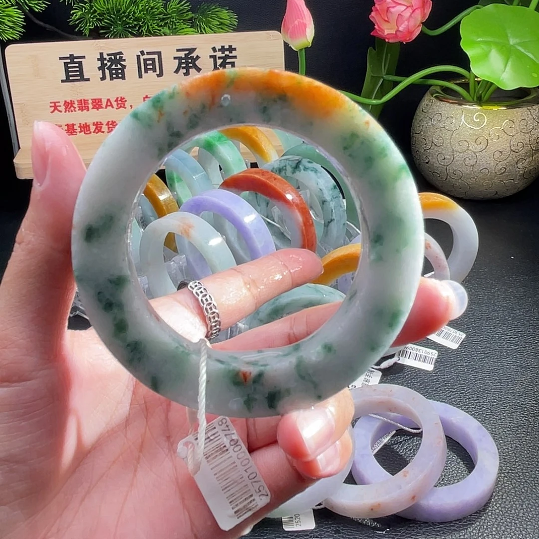 未镶嵌翡翠手镯定制翡翠