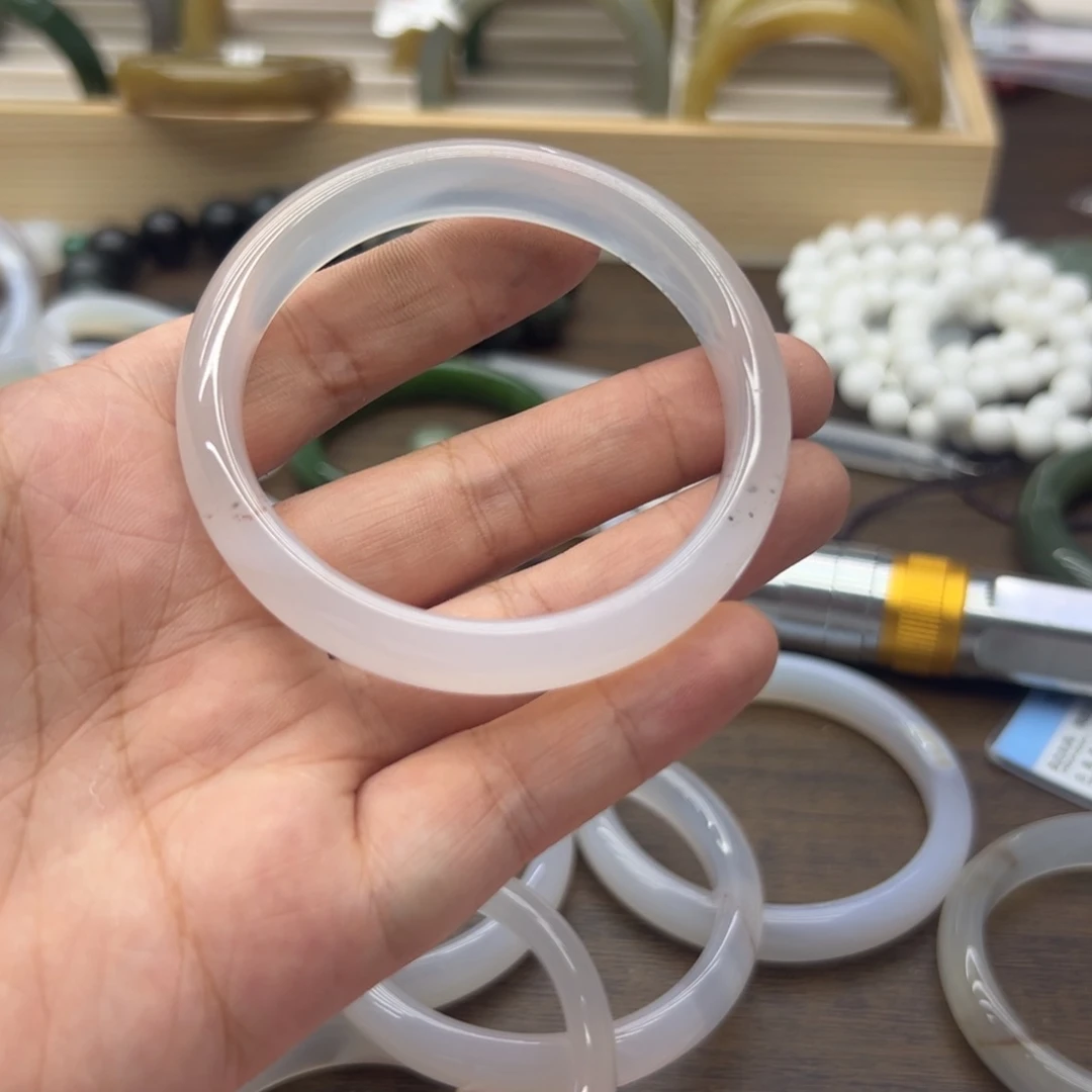 玛瑙/玉髓手镯未镶嵌56圈围138