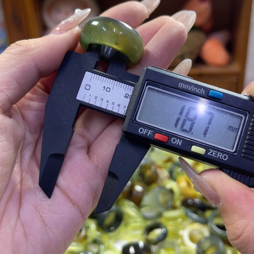 蛇纹石玉未镶嵌手镯72