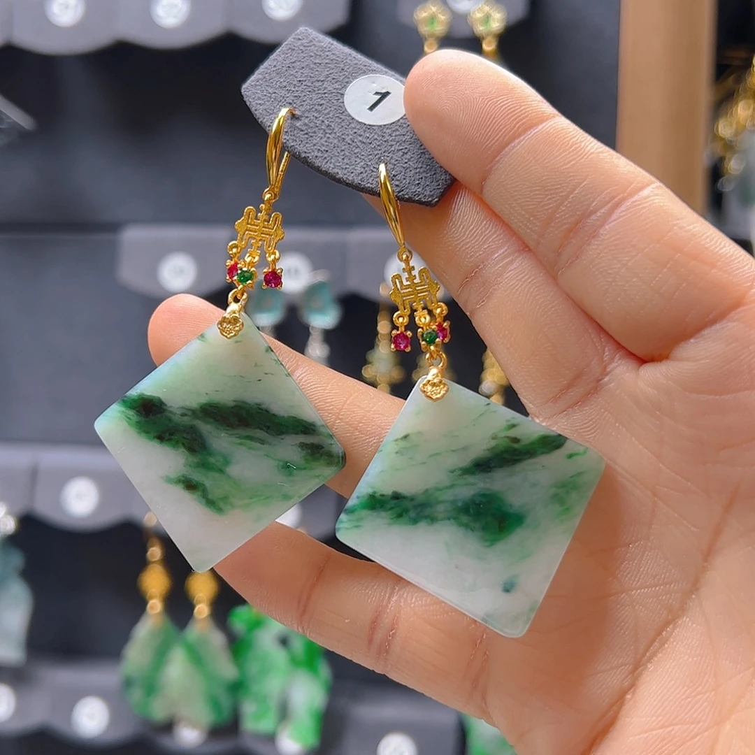 未镶嵌翡翠耳饰春****烟