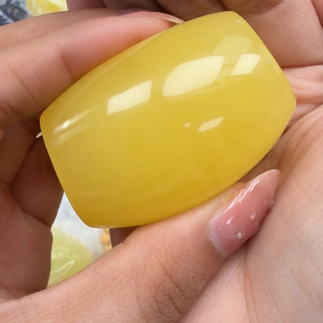 未镶嵌琥珀裸石Y****n你好