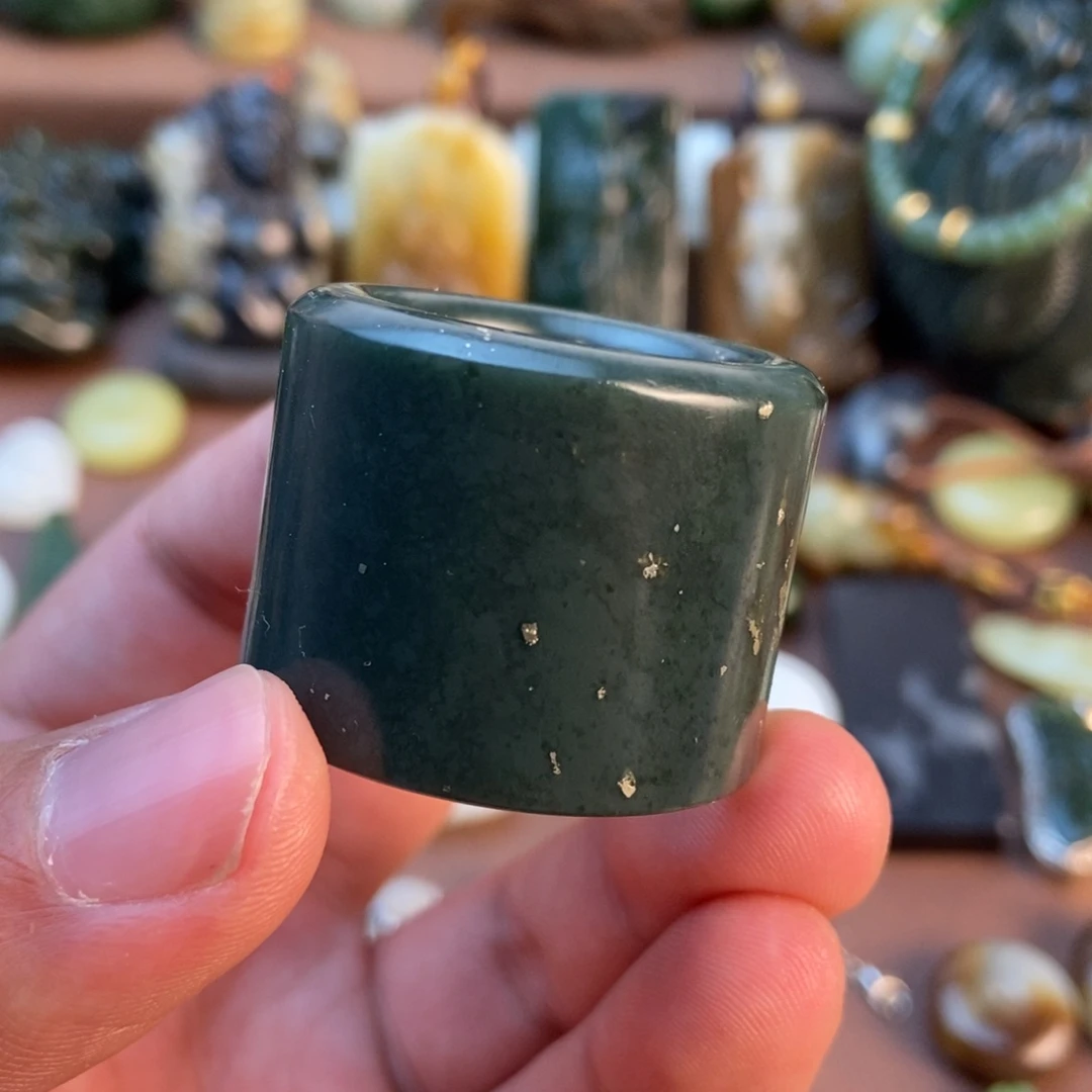 亭***叭和田玉未镶嵌挂件