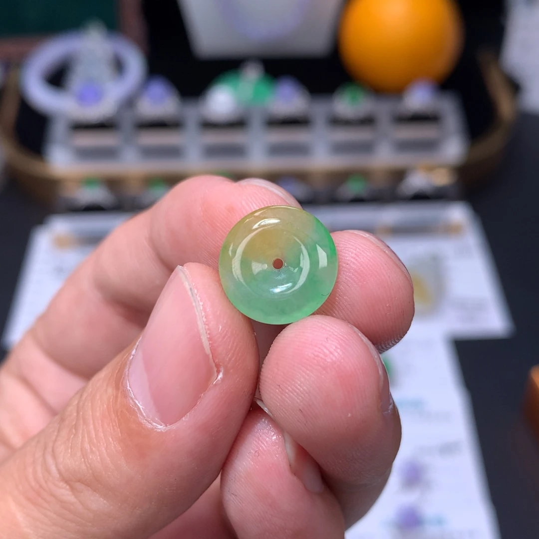 翡翠未镶嵌颈饰48小时鉴赏期退货不扣服务费