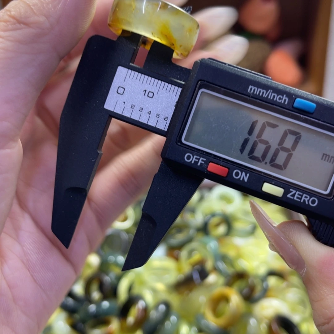 蛇纹石玉未镶嵌手镯86