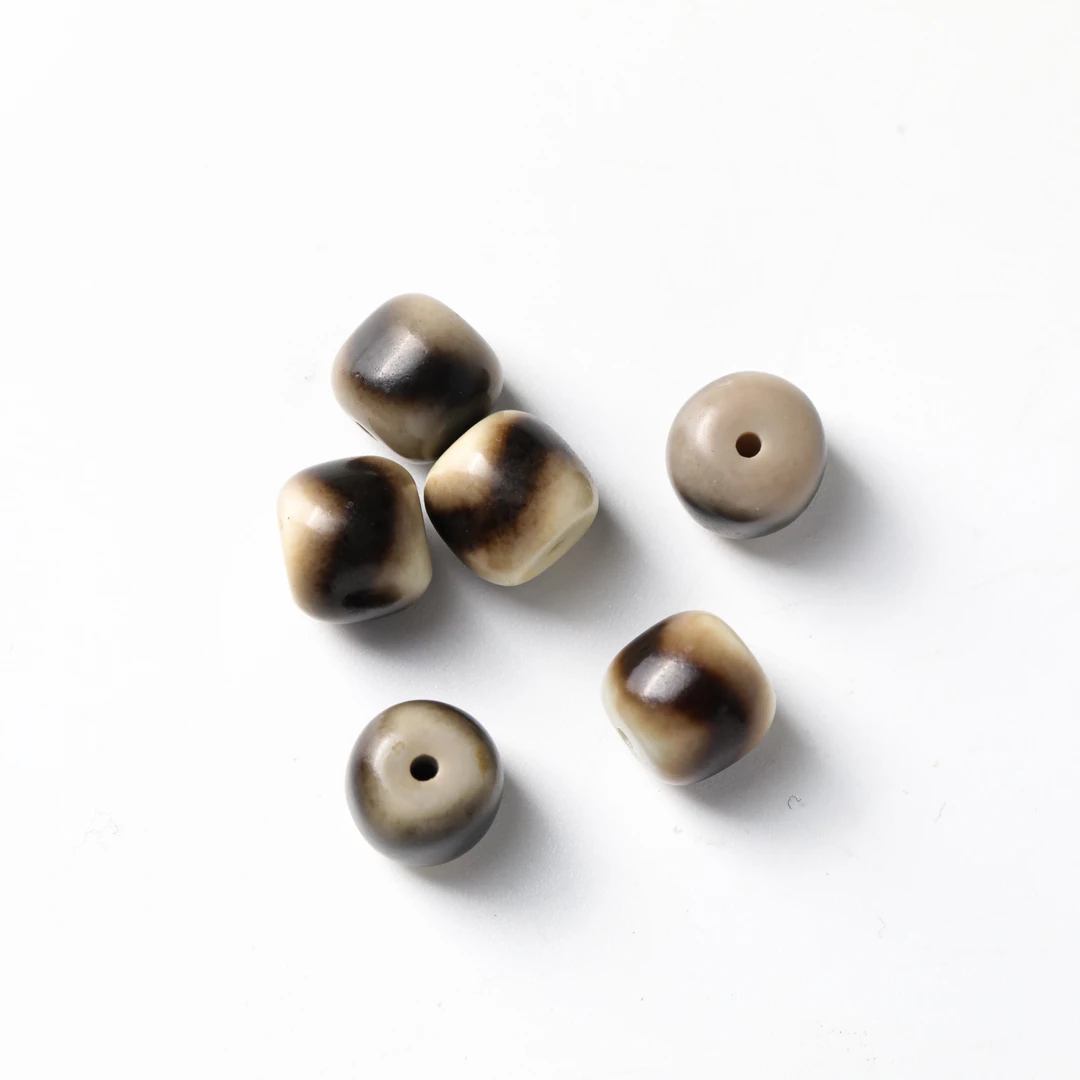 虎牙珠改老型 约10*9.5mm 约1.7g 多样性发货，发其一 ZZ1218-13