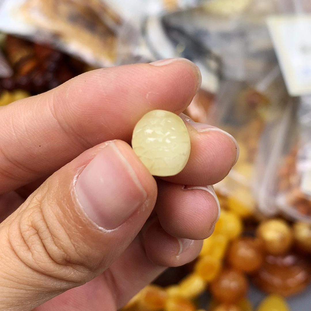 琥珀未镶嵌珠宝奇石