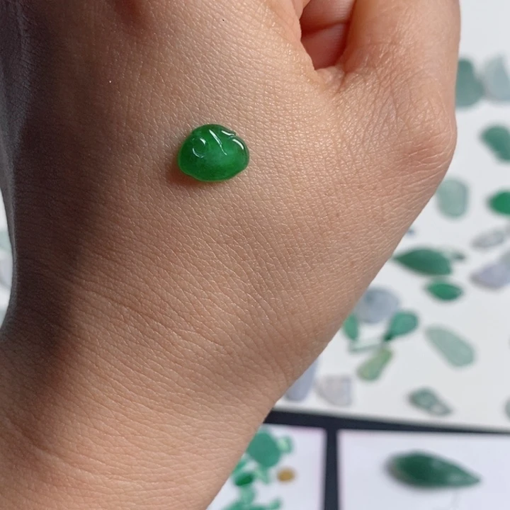 未镶嵌定制翡翠如意