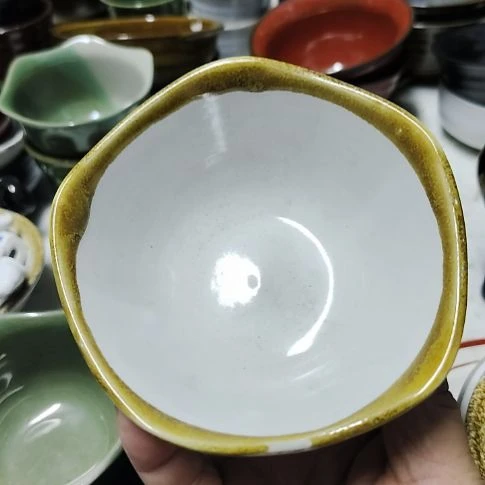 瓷片瓷片,各种摆件,均有瑕疵。沙锅!