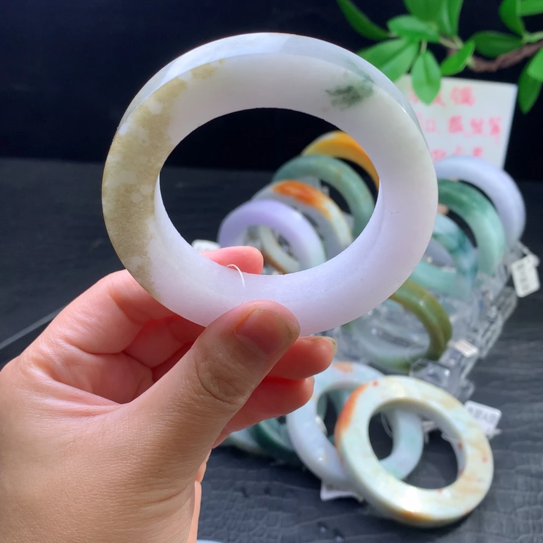定制翡翠未镶嵌手镯