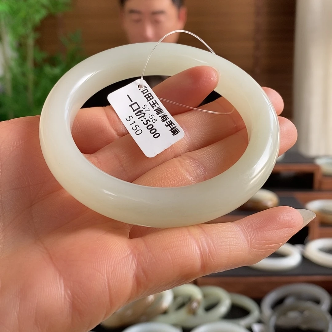 和田玉未镶嵌手镯5150