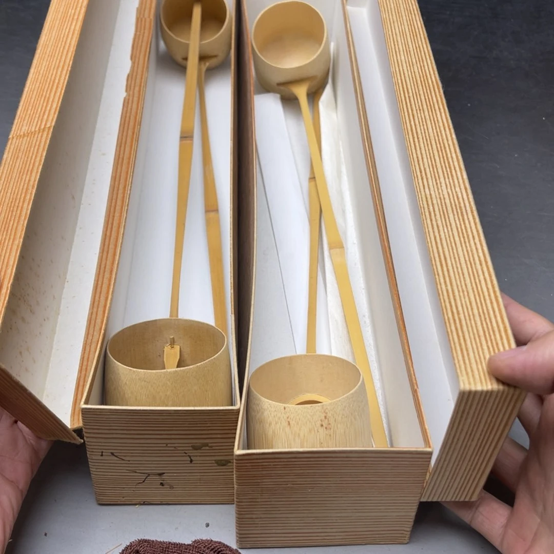 瓷片半**熟密密麻麻地铺满一