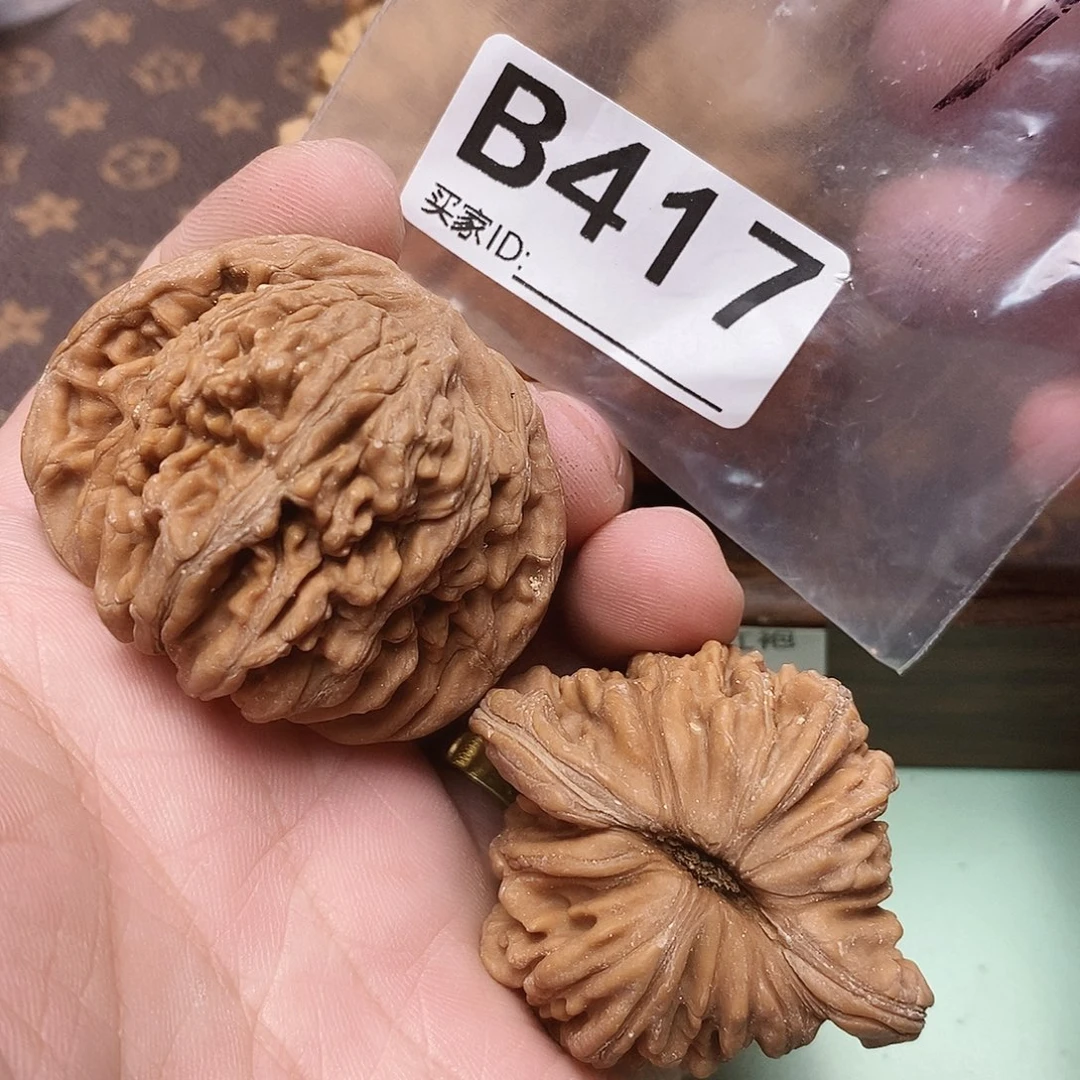 文玩核桃把件四座楼47加。