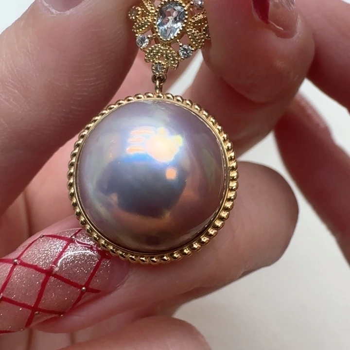 拼合珍珠（马贝珠）颈饰18K金镶嵌