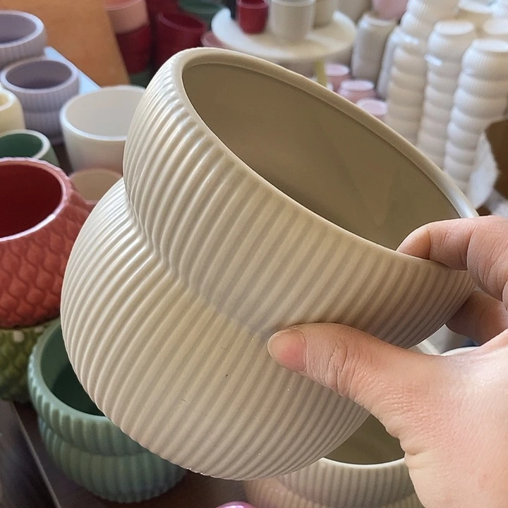 陶盆有孔 瑕疵针孔漏釉介意勿拍外口 13外高13