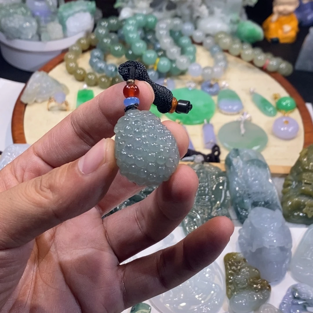 翡翠未镶嵌吊坠(不含链)葡萄