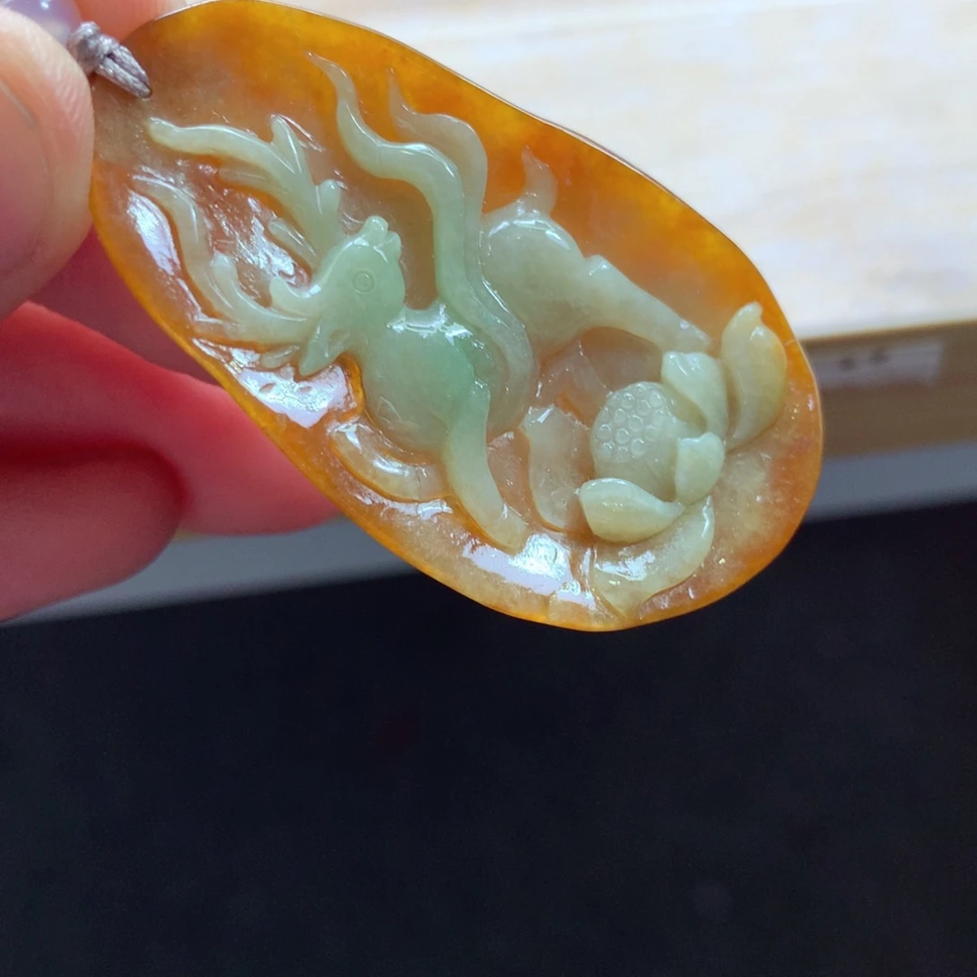 翡翠颈饰未镶嵌吊坠